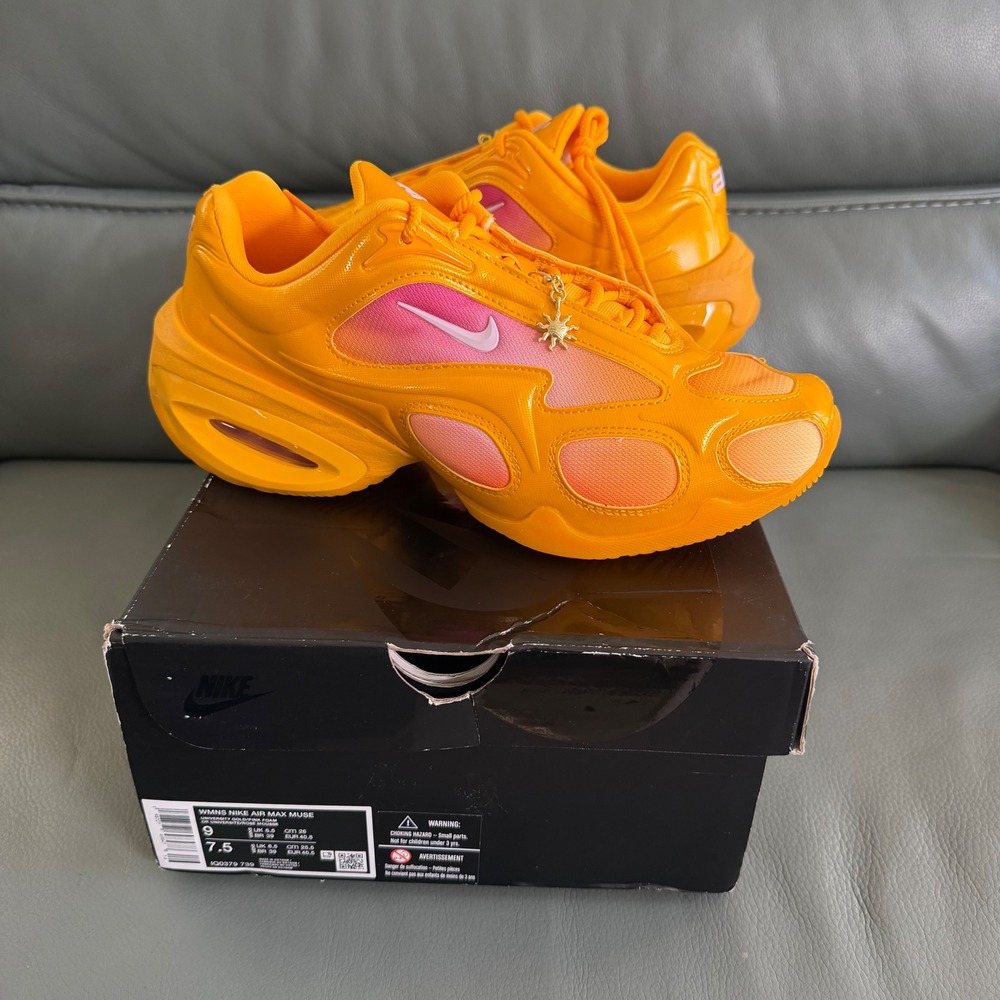 Nike Air Max Muse University Gold Pink Foam Womens 9 Sneakers IQ0379-739